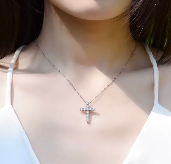 D VVS1 Moissanite Cross Pendant Necklace
